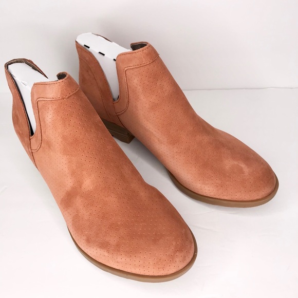 NIB Sorel Lolla Cut Out Booties Suede -Waterproof - Picture 8 of 11